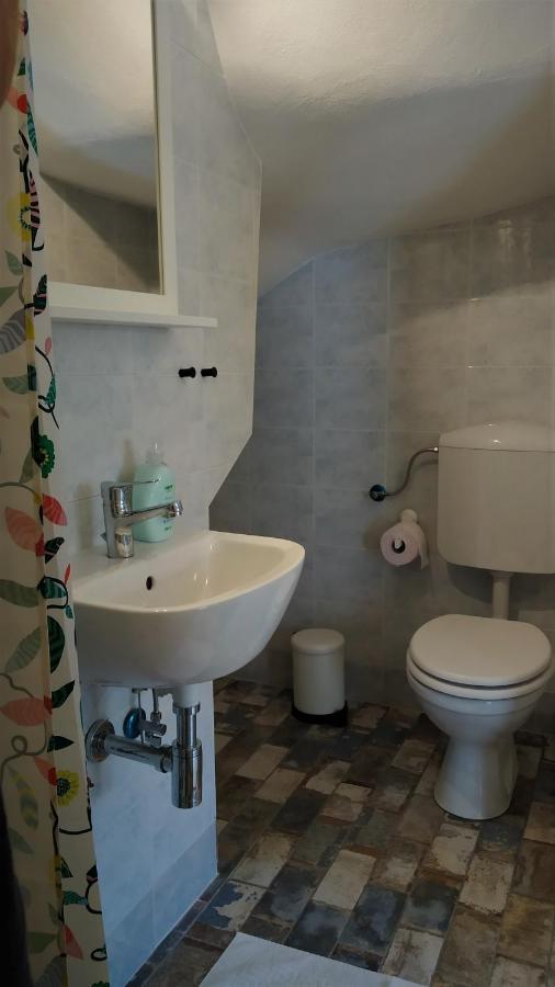 Postaja 33 Apartment Zgornje Skofije Ngoại thất bức ảnh
